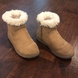Cat & Jack faux fur shearling boots